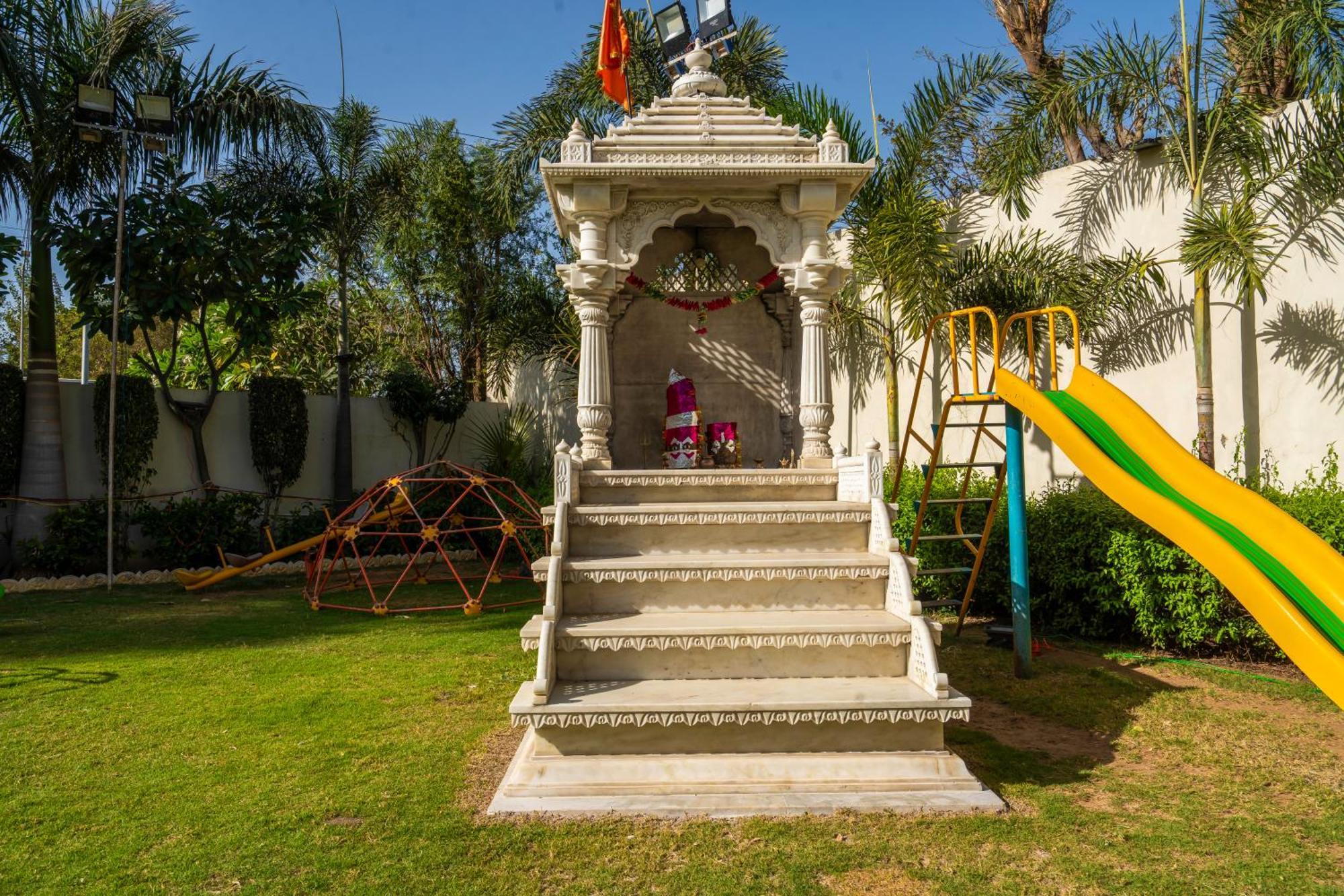 Hotel Chandrawati Palace Abu Road Ngoại thất bức ảnh