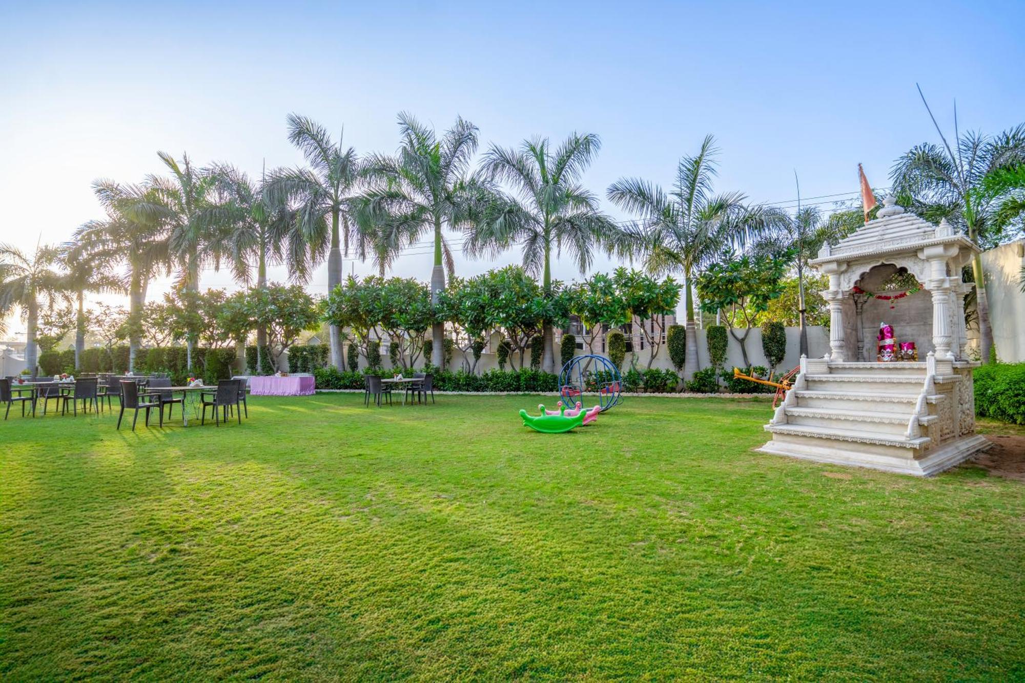 Hotel Chandrawati Palace Abu Road Ngoại thất bức ảnh