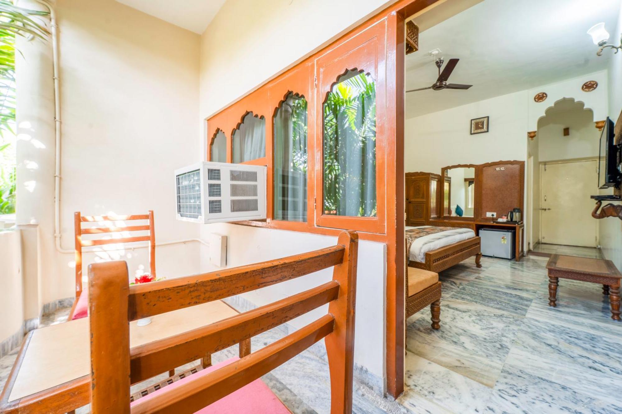 Hotel Chandrawati Palace Abu Road Ngoại thất bức ảnh
